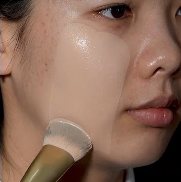 TikTok Same Professional Foundation Brush Cosmetics Make Up Beauty Tool